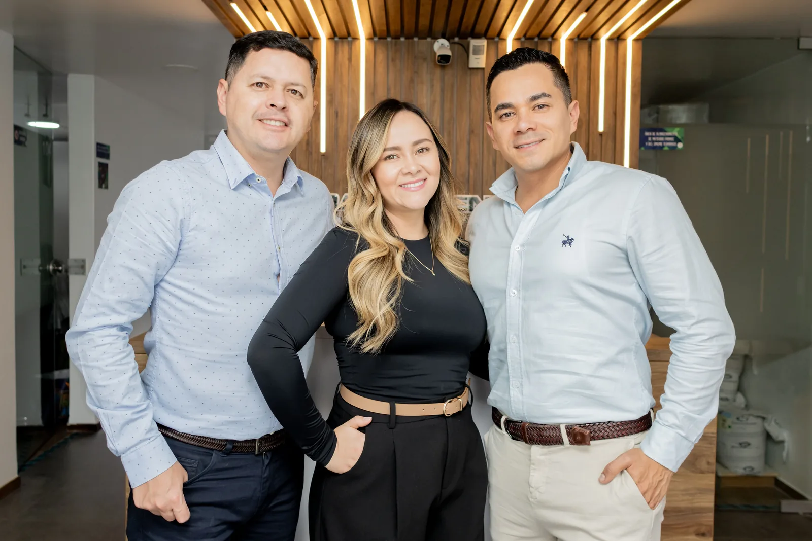 Cristina Arias, Nicolás Arias y Eduardo Arias, fundadores de Praxen Dental